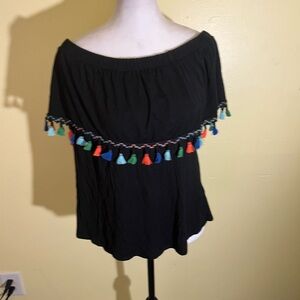 Pebble and Stone Black Sleeveless Ruffled Blouse